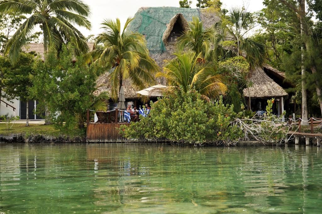 Hotel Rancho Encantado Bacalar Exteriör bild